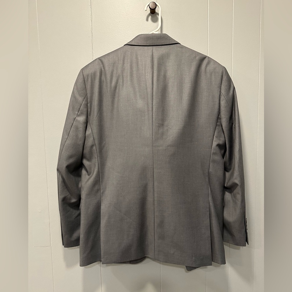 Men's Gray Suit - Picture 2 of 6